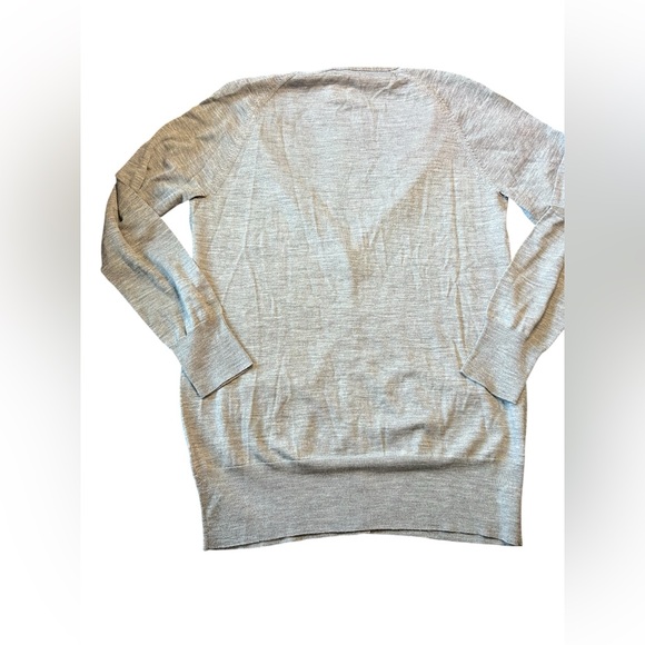 🎁 J. Crew Light Gray Lightweight Women's Button 100% Merino Wool Cardigan XL NET - Picture 2 of 6